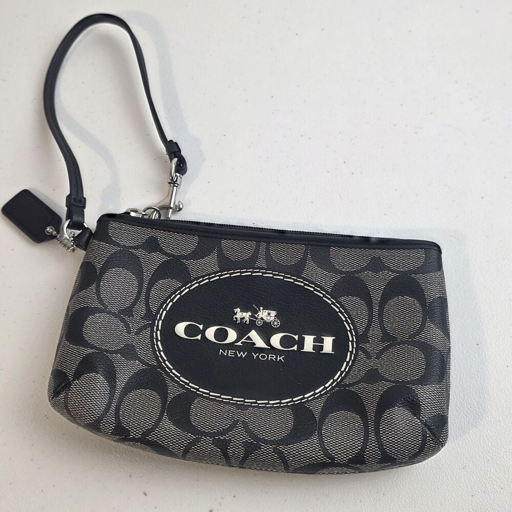 COACH F51783 Horse And Carriage Signature Black Gray White Wrislet Wallet EUC